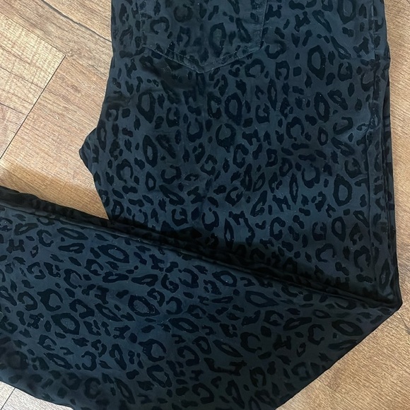 NWT Westbound Woman black leopard pants with front and back pockets. Size 18WR - Picture 2 of 12